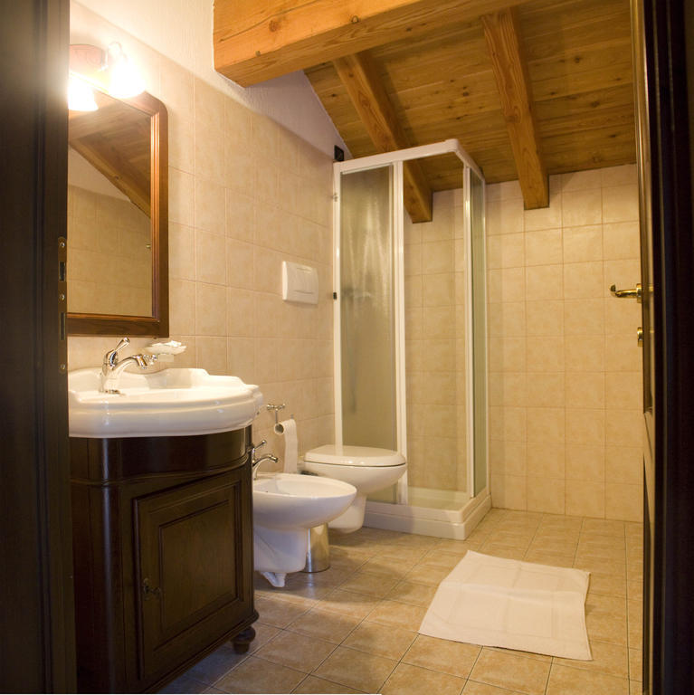 Locanda Lac Place Moulin Bionaz Habitación foto